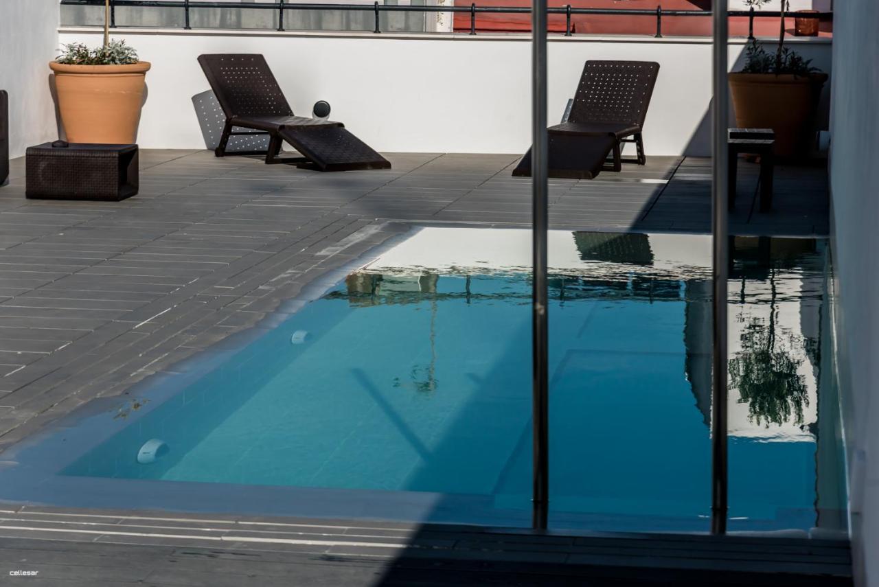 Welldone Quality - Crystal Pool Hotel Sevilha Exterior foto